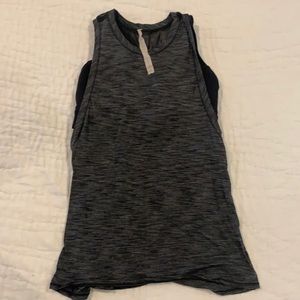 Lululemon tank top w/ built in sports bra - size 8